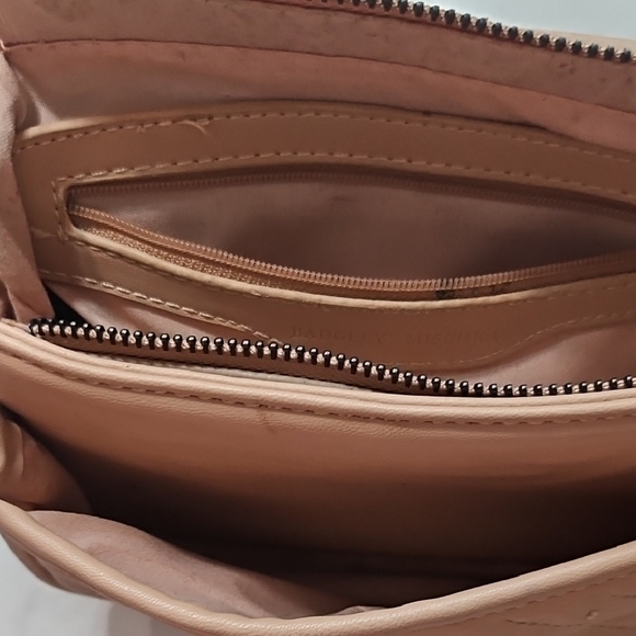 Badgley Mischka Tan Quilted Crossbody Bag with Chain Strap - Picture 12 of 16